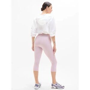 Athleta M Transcend Capri Lilac Sky Pink Medium Regular